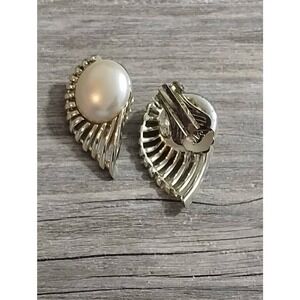 Vintage Sarah Coventry Gold & Pearl Faux Jeweled Clip-on Earrings (jb3 1)